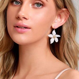 Riya Gold and White Flower Earrings